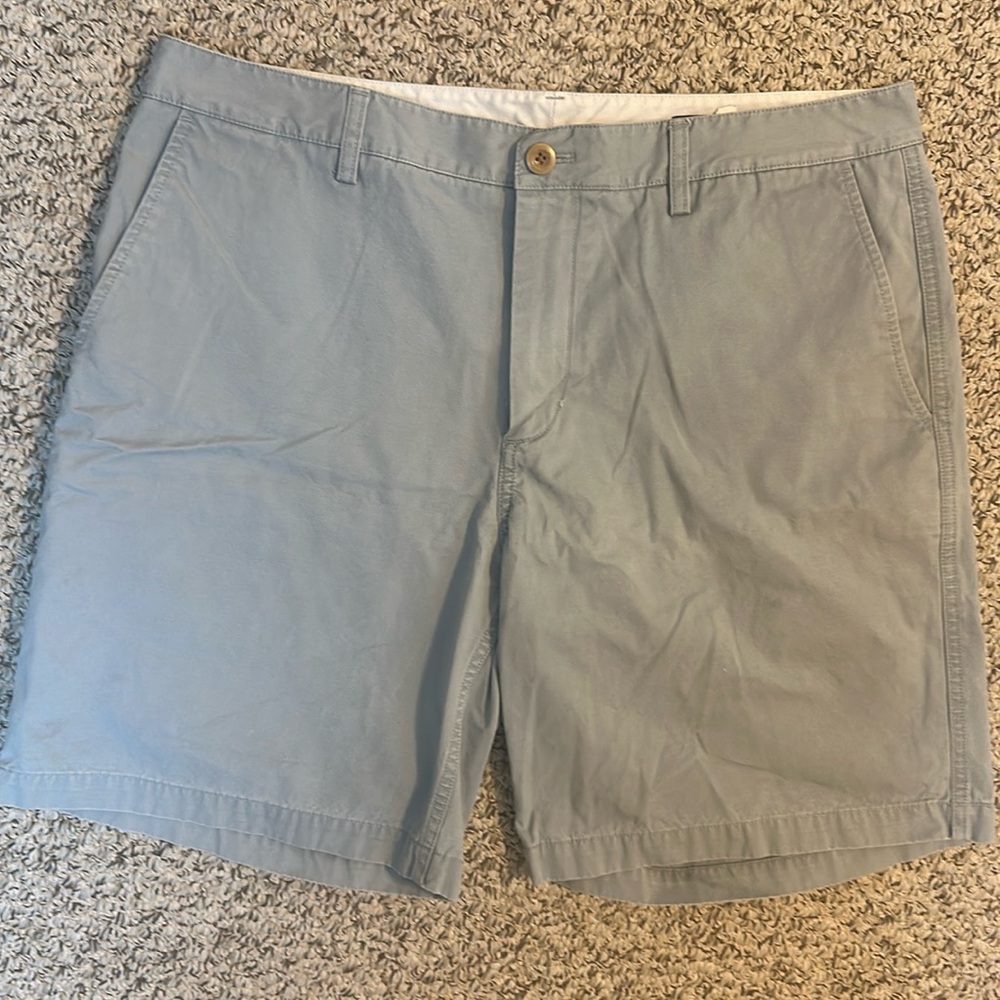 Vineyard Vines 9” Shorts Size 36 Stone Gray
